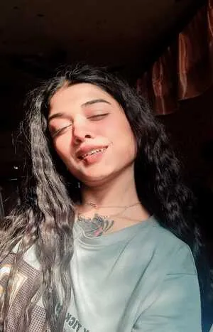 VIP call girl in Hauz Khas